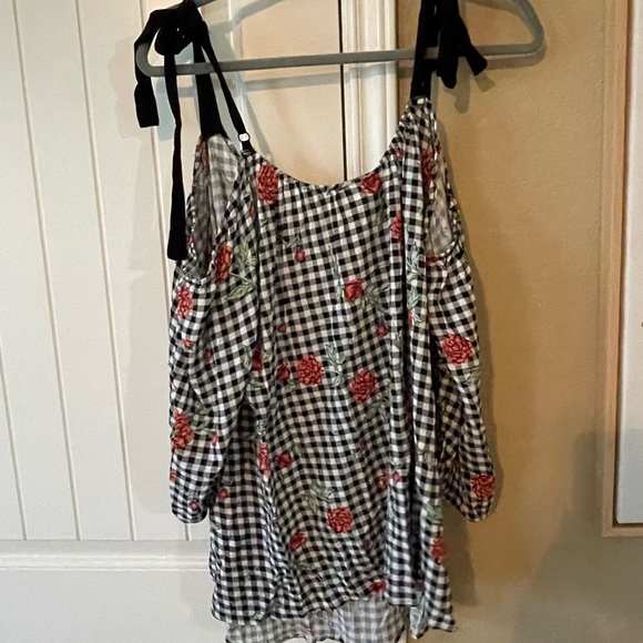 Off The Shoulder Floral Tie Sleeve Plus Size Top TORRID - Picture 3 of 3